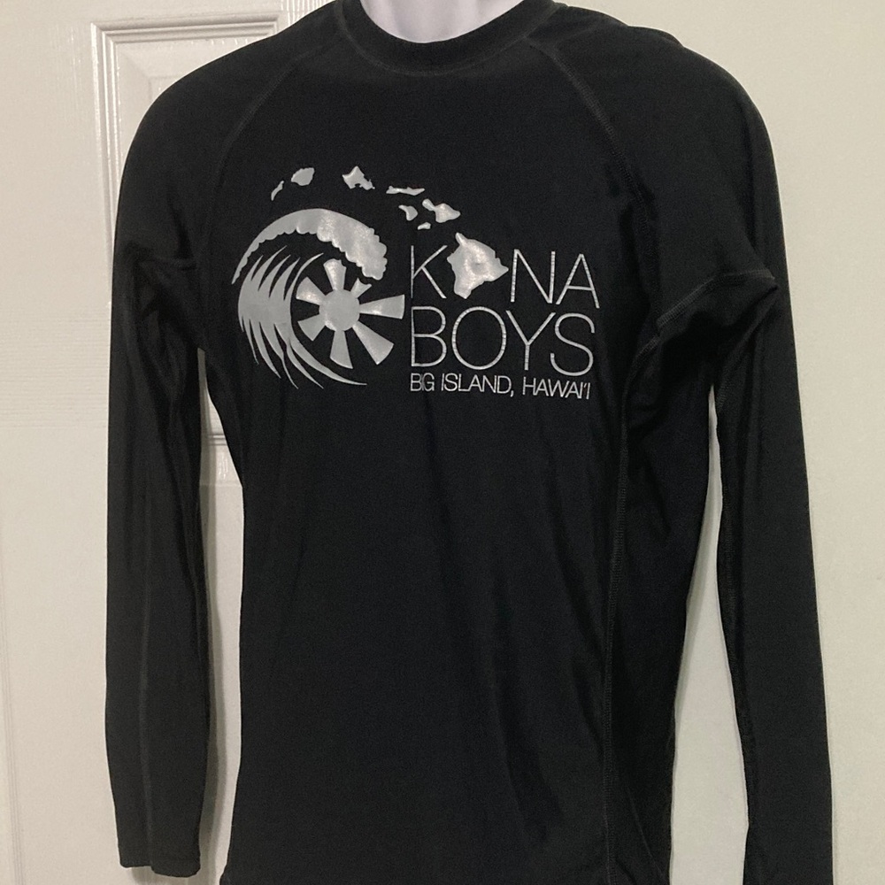 Kona boyz .. straight from the shores of Hawaii .. I never wore it .. made n USA